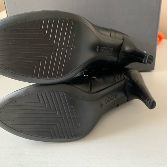 Ecco Boots - Picture 6 of 7